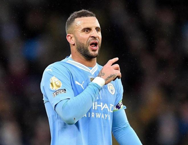 3-0横扫！英超争冠形势大变，曼城豪取3连胜，只落后阿森纳2分（3-0大胜！英超争冠格局生变，曼城豪取三连胜，距阿森纳仅差2分）