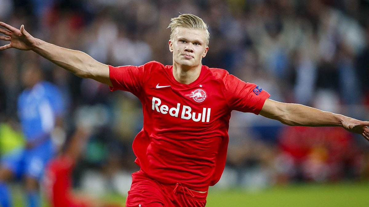 川超联赛公布多起争议判罚评议结果，多位裁判被停哨（川超联赛通报多起争议判罚评议，数名裁判遭停哨处理）