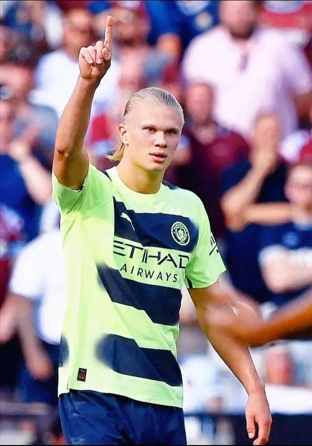 科瓦奇：阿德耶米就像被上帝亲吻过一样，天生拥有惊人的速度（科瓦奇：阿德耶米仿佛受神眷顾，天生速度惊人）